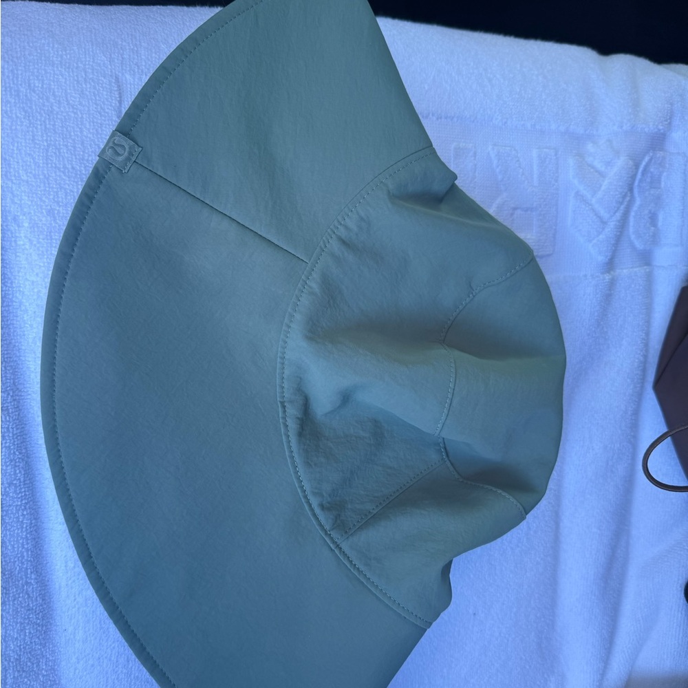 Lululemon Teal Green Bucket Hat - Picture 4 of 5